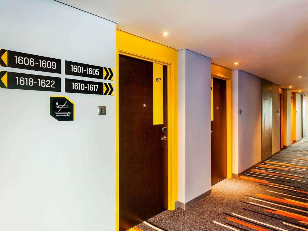 Ibis Styles Bekasi Jatibening Hotel Szoba fotó